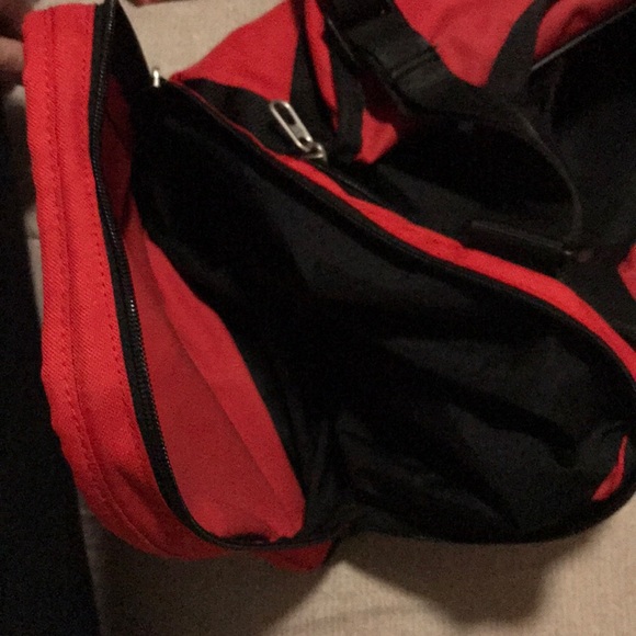 Nike small Nike duffle  bag - Picture 4 of 5